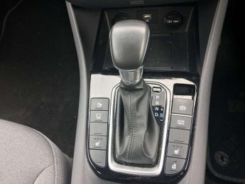 Hyundai IONIQ 1.6 GDi Hybrid Premium 5dr DCT