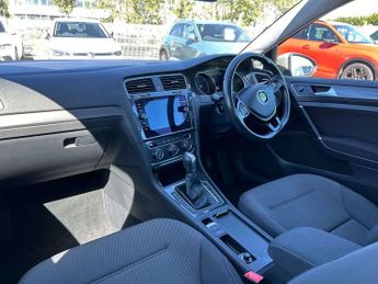 Volkswagen Golf 1.6 TDI SE [Nav] 5dr DSG