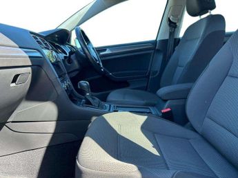 Volkswagen Golf 1.6 TDI SE [Nav] 5dr DSG