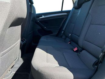 Volkswagen Golf 1.6 TDI SE [Nav] 5dr DSG