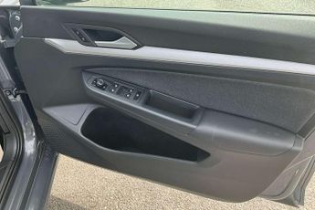 Volkswagen Golf 1.5 eTSI 150 Life 5dr DSG
