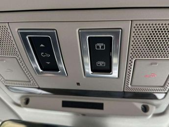 Land Rover Defender 3.0 D250 SE 90 3dr Auto