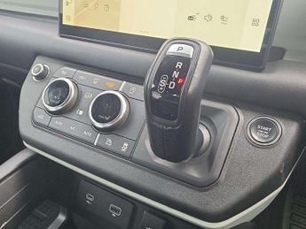 Land Rover Defender 3.0 D250 HSE 90 3dr Auto