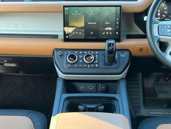 Land Rover Defender 2.0 P300 X-Dynamic HSE 110 5dr Auto