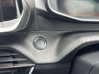 Peugeot 208 1.2 PureTech 100 Allure Premium 5dr EAT8