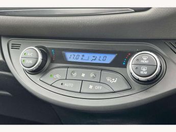 Toyota Yaris 1.5 Hybrid Icon Tech 5dr CVT