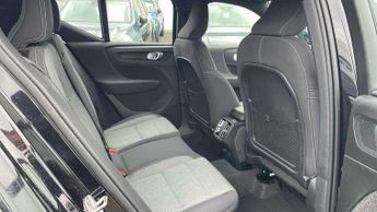 Volvo XC40 2.0 B3P Plus Dark 5dr Auto