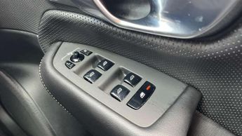 Volvo XC90 2.0 B5D [235] R DESIGN 5dr AWD Geartronic