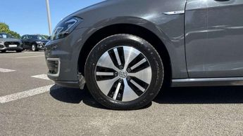 Volkswagen Golf 99kW e-Golf 35kWh 5dr Auto