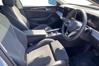 Volkswagen Passat 1.5 eTSI Elegance 5dr DSG