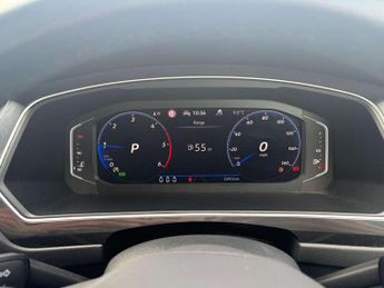 Volkswagen Tiguan 2.0 TDI R-Line 5dr DSG