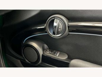 MINI Hatchback 1.5 Cooper Classic 3dr Auto