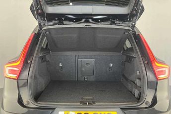 Volvo XC40 2.0 T5 R DESIGN Pro 5dr AWD Geartronic