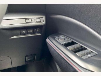 Lexus Lbx 1.5 Premium Plus 5dr E-CVT