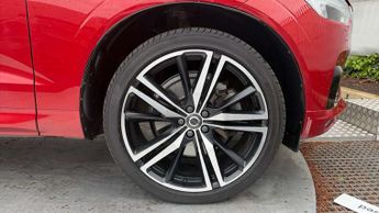 Volvo XC60 2.0 B4D R DESIGN Pro 5dr AWD Geartronic
