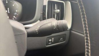 Volvo XC60 2.0 B4D R DESIGN Pro 5dr AWD Geartronic
