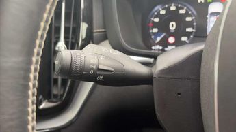 Volvo XC60 2.0 B4D R DESIGN Pro 5dr AWD Geartronic
