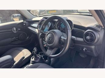 MINI Hatchback 1.5 Cooper Classic 5dr Auto