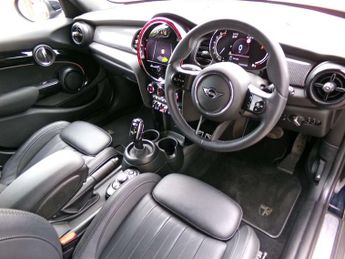 MINI Hatchback 1.5 Cooper Exclusive 5dr Auto [Comfort/Nav Pack]