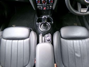 MINI Hatchback 1.5 Cooper Exclusive 5dr Auto [Comfort/Nav Pack]