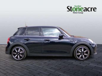 MINI Hatchback 1.5 Cooper Exclusive 5dr Auto [Comfort/Nav Pack]