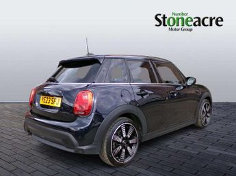 MINI Hatchback 1.5 Cooper Exclusive 5dr Auto [Comfort/Nav Pack]