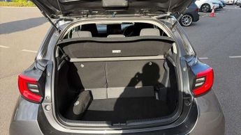 Toyota Yaris 1.5 Hybrid Design 5dr CVT