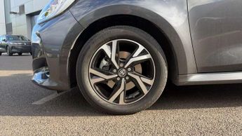 Toyota Yaris 1.5 Hybrid Design 5dr CVT
