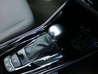 Toyota C-HR 1.8 Hybrid Design 5dr CVT