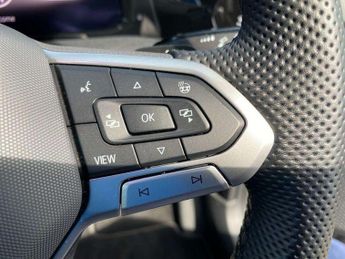 Volkswagen Golf 1.5 eTSI 150 R-Line 5dr DSG