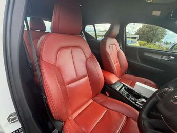 Volvo XC40 2.0 B4P Inscription Pro 5dr Auto