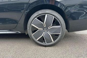 Volkswagen Passat 1.5 TSI eHybrid Black Edition 5dr DSG