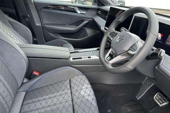 Volkswagen Passat 1.5 TSI eHybrid R-Line 5dr DSG