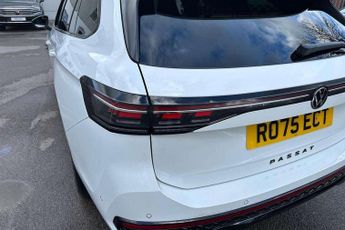 Volkswagen Passat 1.5 TSI eHybrid R-Line 5dr DSG