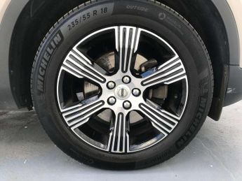 Volvo XC40 2.0 B4P Inscription 5dr AWD Auto