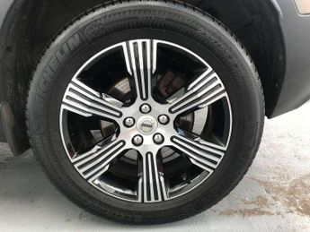 Volvo XC40 2.0 B4P Inscription 5dr AWD Auto