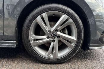 Volkswagen Golf 1.5 eTSI 150 R-Line 5dr DSG
