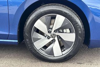 Volkswagen Passat 1.5 TSI eHybrid Life 5dr DSG