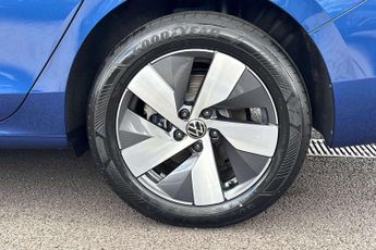 Volkswagen Passat 1.5 TSI eHybrid Life 5dr DSG