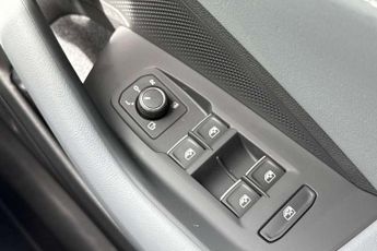 Volkswagen Passat 1.5 TSI eHybrid Life 5dr DSG