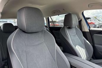 Volkswagen Passat 1.5 TSI eHybrid Life 5dr DSG