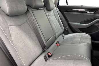 Volkswagen Passat 1.5 TSI eHybrid Life 5dr DSG