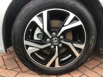 Toyota Yaris 1.5 Hybrid Design 5dr CVT