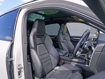 Porsche Cayenne Platinum Edition 5dr Tiptronic S