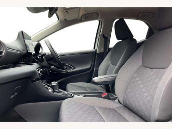 Toyota Yaris 1.5 Hybrid Design 5dr CVT