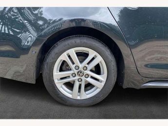 Toyota Corolla 1.8 VVT-i Hybrid Icon Tech 5dr CVT