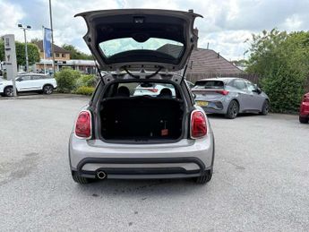 MINI Hatchback 1.5 Cooper Exclusive 3dr Auto