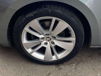 Skoda Superb 2.0 TSI SE L Executive 5dr DSG