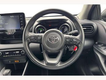 Toyota Yaris 1.5 Hybrid Design 5dr CVT