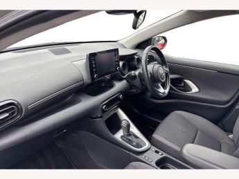 Toyota Yaris 1.5 Hybrid Design 5dr CVT